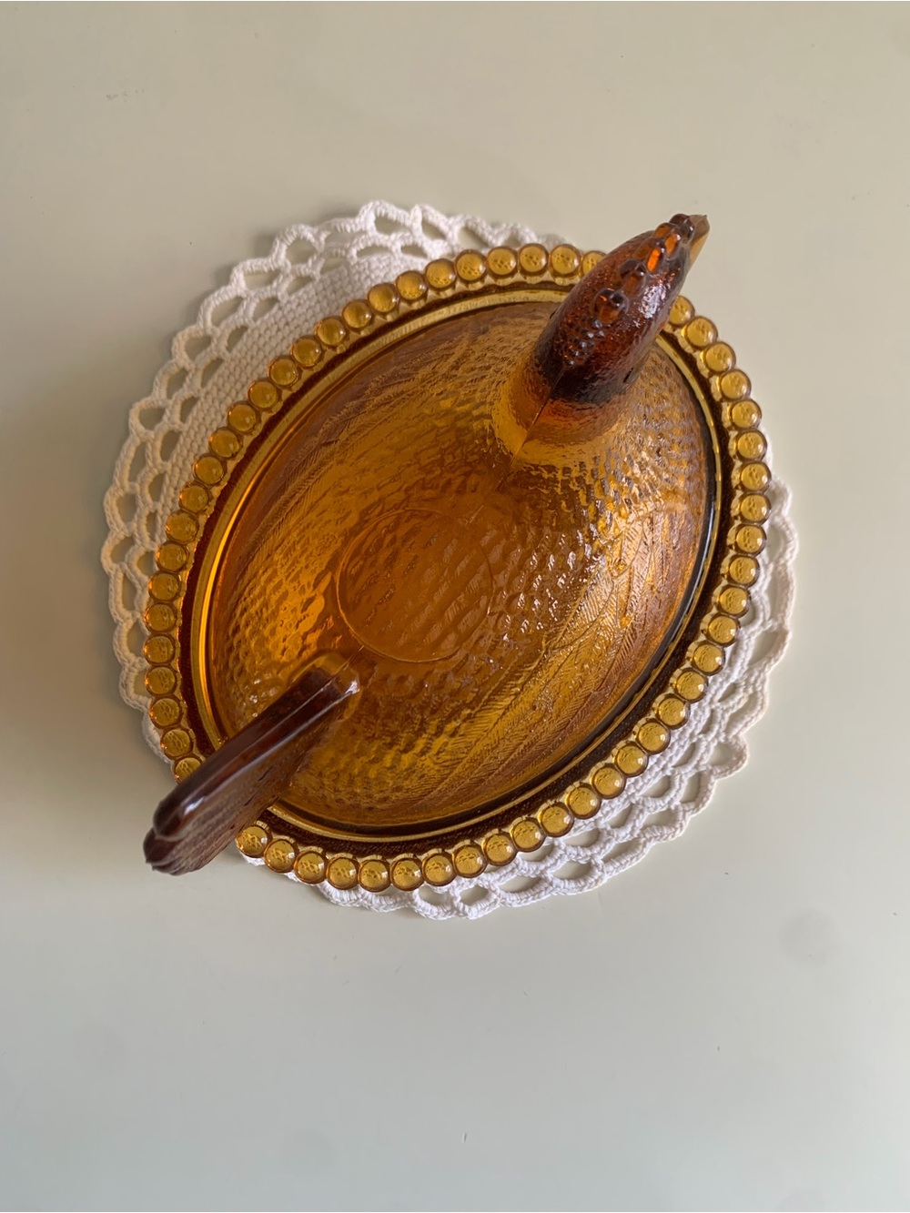 Vintage Indiana Glass Amber Hen on Nest 7” Beaded Rim Covered Dish - Picture 3 of 14